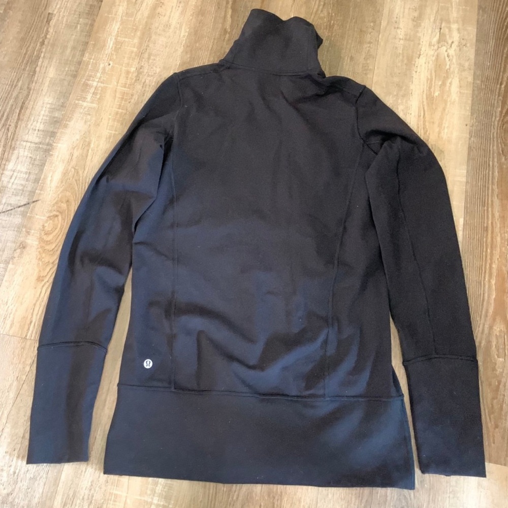 Lululemon Stride jacket black, size 8. Like new.